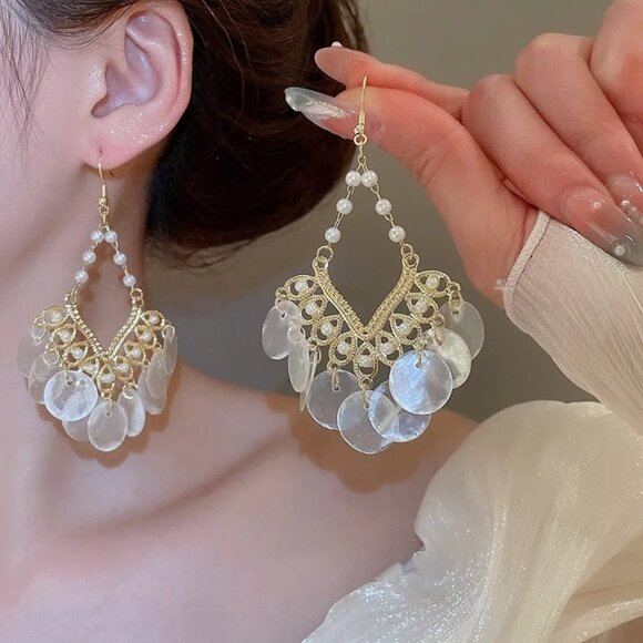 2/$24 Gold & Pearl Drop Earrings With Shell Disc Accents Lightweight - Picture 4 of 10